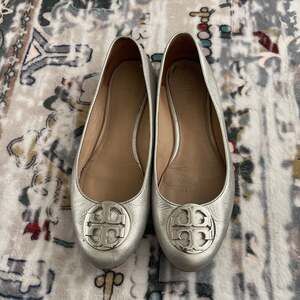 Tory Burch Silver Metallic Reva Ballet Flats 9.5